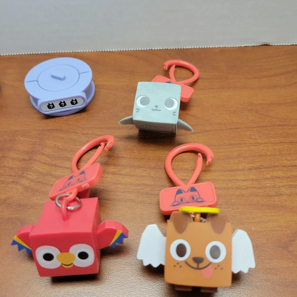Pet Simulator X lot of 5 keychain / backpack‎ clip on